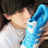 时尚男女微信头像非主流 寂寞就像一本书