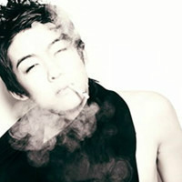 男生抽烟伤感头像 抽烟的男生最迷人