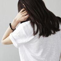 清新混搭风微信头像 我爱他不需要跟任何人解释