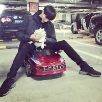 伤感带回忆的男生微信个性头像 既然心知肚明又何必句句煽情