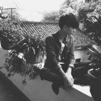 伤感带回忆的男生微信个性头像 既然心知肚明又何必句句煽情