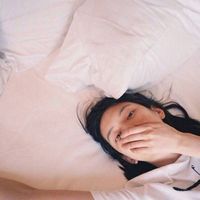 异地恋的情侣微信头像00后专属 若是对的人就不该湿了眼