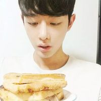 斯文型男生微信空间头像2016 别等热情用尽变成捂不化的冰