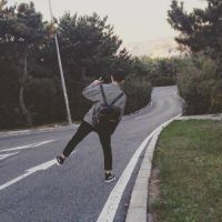 情侣头像一男一女带字的独特魅力 别想着以前别怕面对以后