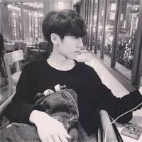 情侣头像一男一女带字的独特魅力 别想着以前别怕面对以后