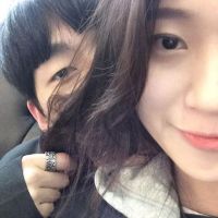 2016情侣头像两个人在一起秀恩爱的 人潮拥挤记得牵紧我