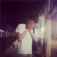 随意生活的微信男生头像 我们都没有特别爱谁