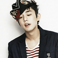 随意生活的微信男生头像 我们都没有特别爱谁