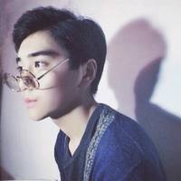 随意生活的微信男生头像 我们都没有特别爱谁