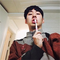 2015最新热门男生头像 永远用来演一场意外