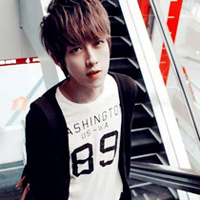 随意生活的微信男生头像 我们都没有特别爱谁