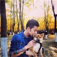 简洁微信头像男2015 我怕爱会荒芜却只能浇灌孤独的泪