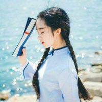 头像女生背影或者侧面盘腿坐 我很喜欢自己百毒不侵的样子