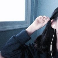 头像女生背影或者侧面盘腿坐 我很喜欢自己百毒不侵的样子