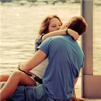 微信头像情侣一对一张接吻的精选2016 请给我一个幸福的未来