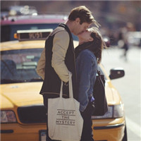 微信头像情侣一对一张接吻的精选2016 请给我一个幸福的未来