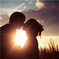 微信头像情侣一对一张接吻的精选2016 请给我一个幸福的未来