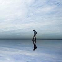 男生意境海边微信头像 一个人看海有点寂寥