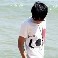 男生意境海边微信头像 一个人看海有点寂寥