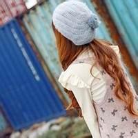 微信头像女生背影带帽长发在绿草原 你的名字伴我生老病死