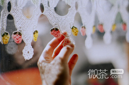隔着眼泪看世界 整个世界都在哭