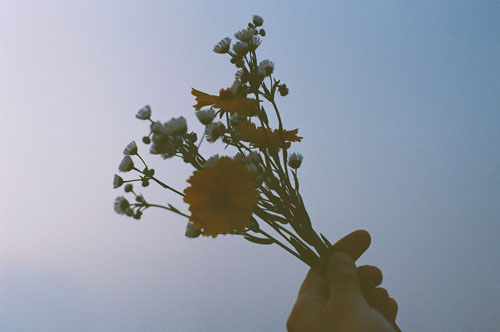 隔着眼泪看世界 整个世界都在哭