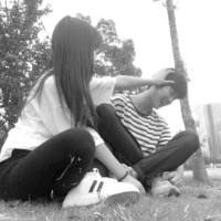 童心未泯微信头像情侣一人一张 陪你度过漫长的岁月