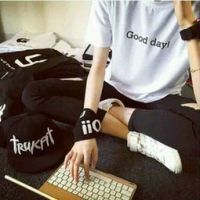 童心未泯微信头像情侣一人一张 陪你度过漫长的岁月