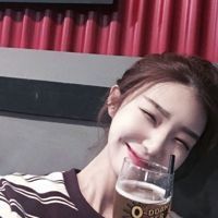 长发头像女生微笑气质优雅的 我爱你太美好时光他知道