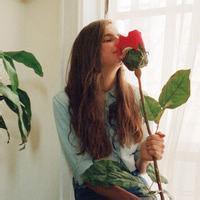 微信头像女生唯美侧面带花最新版 话一旦说多就变得肤浅