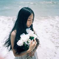 微信头像女生唯美侧面带花最新版 话一旦说多就变得肤浅