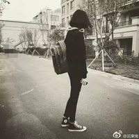 微信头像情侣一对两张背影背书包2016 相爱吧趁我们还爱