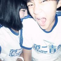 头像情侣两人一张图穿校服2016款 是你给了我很温暖的感觉