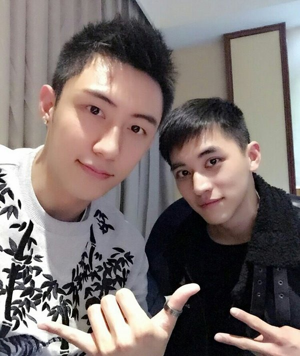 微信网络剧上瘾图片剧照  上瘾cp组合图片