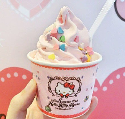 甜甜的hello kitty主题蛋糕图片