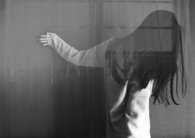 凄凉伤感微信图片  年轻的我们总有很多东西无法挽留