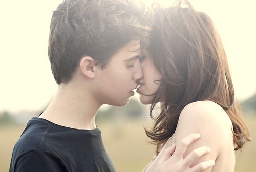 情侣甜蜜幸福图片  我们正相爱