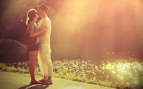 情侣甜蜜幸福图片  我们正相爱