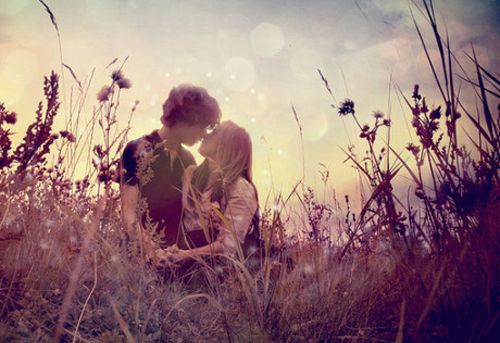 情侣甜蜜幸福图片  我们正相爱