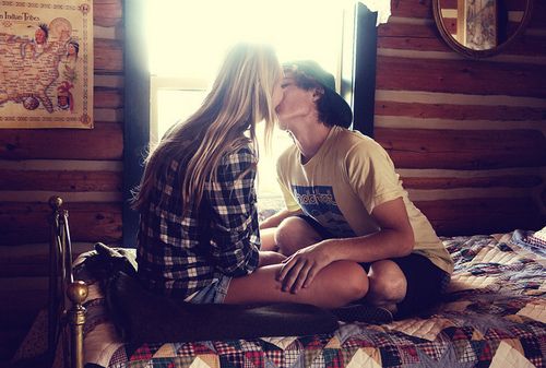 情侣甜蜜幸福图片  我们正相爱