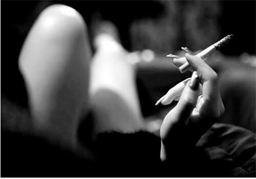 好看的黑白非主流伤感图片  愿我们来生生活在同一个城市