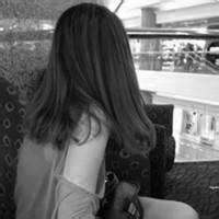 微信背影女生黑白头像  眼前的黑不是黑