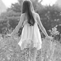 微信背影女生黑白头像  眼前的黑不是黑