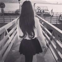 微信背影女生黑白头像  眼前的黑不是黑