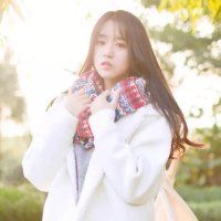 女生清新文艺范儿微信头像  岁月静好，浅笑安然