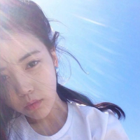 阳光少女微信头像吸引男生的  喜欢你才为你褪去所有的傲气