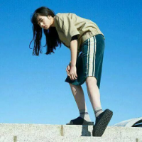 阳光少女微信头像吸引男生的  喜欢你才为你褪去所有的傲气