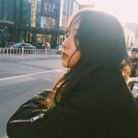 阳光少女微信头像吸引男生的  喜欢你才为你褪去所有的傲气