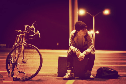 欧美男生伤感图片  情深缘浅，不问曲终人散