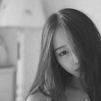 黑白女生个性微信头像  那种不可言喻的伤悲